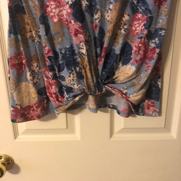 SOLD - Pretty Zig Zag Stripe Top - Picture 2 of 4